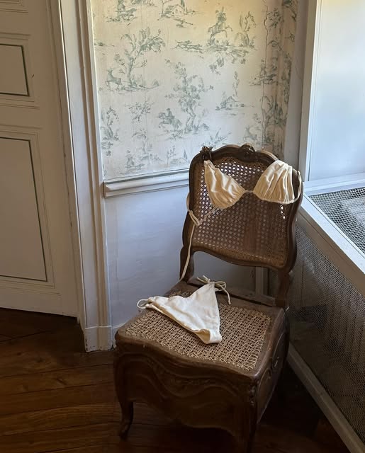 details around the chateau
