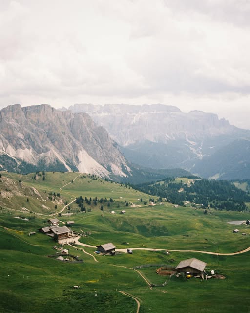 One of my bucket list trips came to life! I finally made it to the Dolomites, a mountain range in northern Italy, to spe