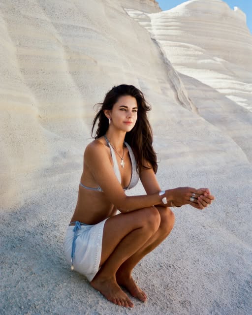 Forgotten summer files from the trips and moments that never made it to ig…
1. sarakiniko beach in milos…aka visiting th