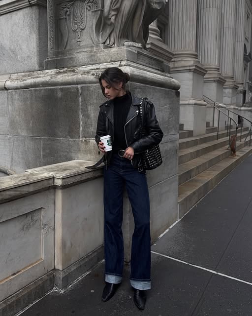 beautiful moments back in nyc🖤 long city strolls, dinners with my favorite people, fashion week re-sees, late night rock
